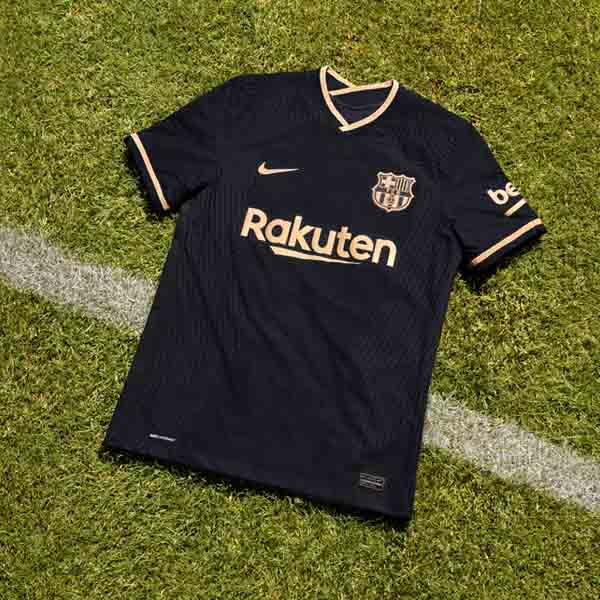 Barcelona In pictures: Barcelona opt for black and gold away kit