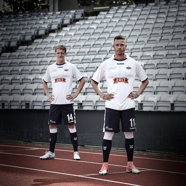Tung lastbil Vi ses i morgen nød Hummel Launch Limited Edition Aarhus Capital of Culture Shirt - SoccerBible