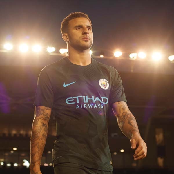Manchester City 17/18 Nike Shirt - SoccerBible