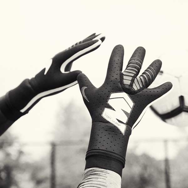 Strapless' Nike x Off-White Mercurial Touch Elite Goalkeeper Gloves  Revealed - Footy Headlines