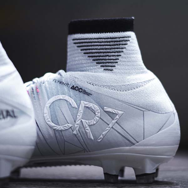 cr7 soccer boots 2018