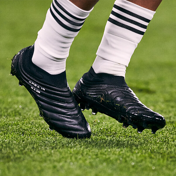 To contaminate Lying save Dybala Wears Black-Out adidas Boots In Champions League - SoccerBible