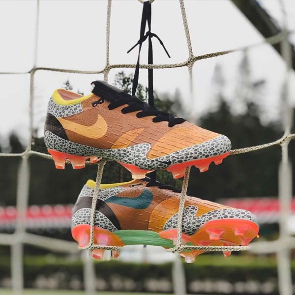 Posicionar bosquejo Colega adrianscustoms Unveils Special Nike Mercurial Vapor For Air Max Day -  SoccerBible