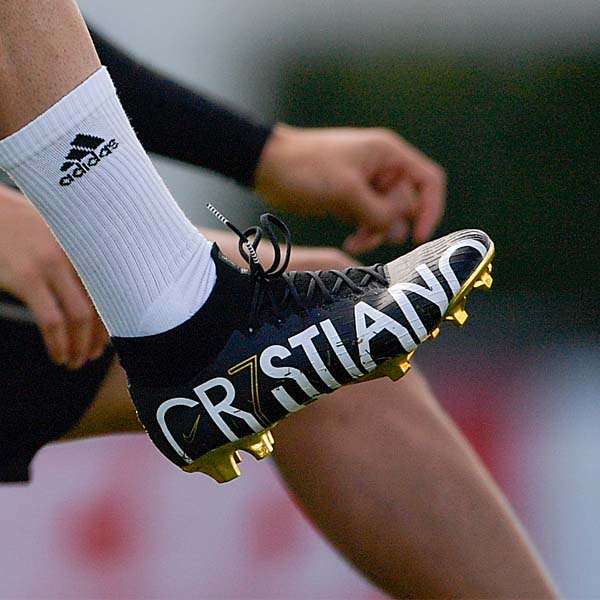 Stratford on Avon arrebatar Mamá CR7 Trains In Special Edition Nike Mercurial Superfly - SoccerBible